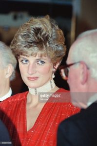 princess diana wearing pearls