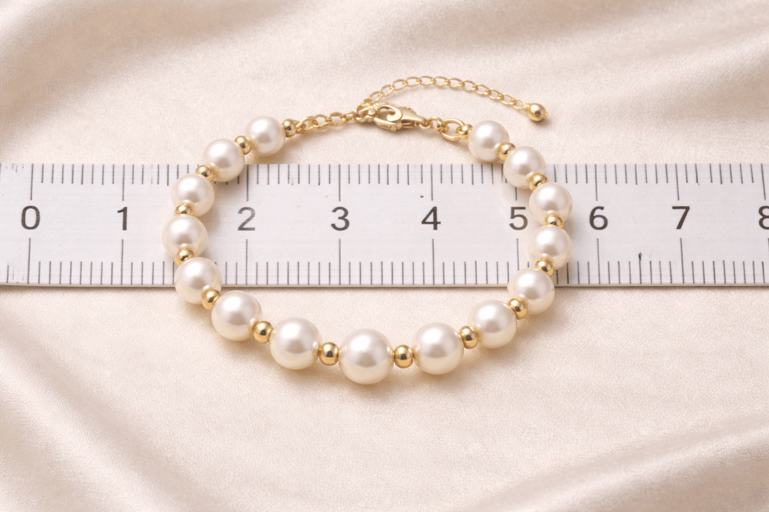 pearlsonly-blog-106-image-8-pearl - Správná velikost zlatých perlových náramků - Perlové šperky - pearlsonly