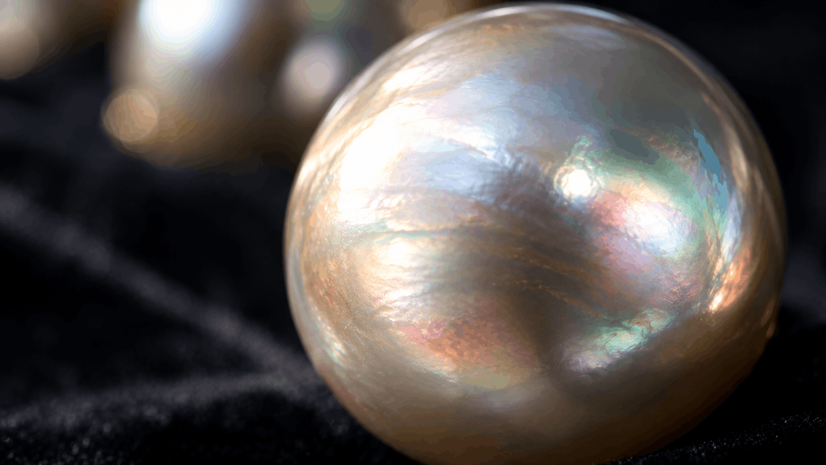 03. The Luster Test — Telling Real Pearls by Their Glow